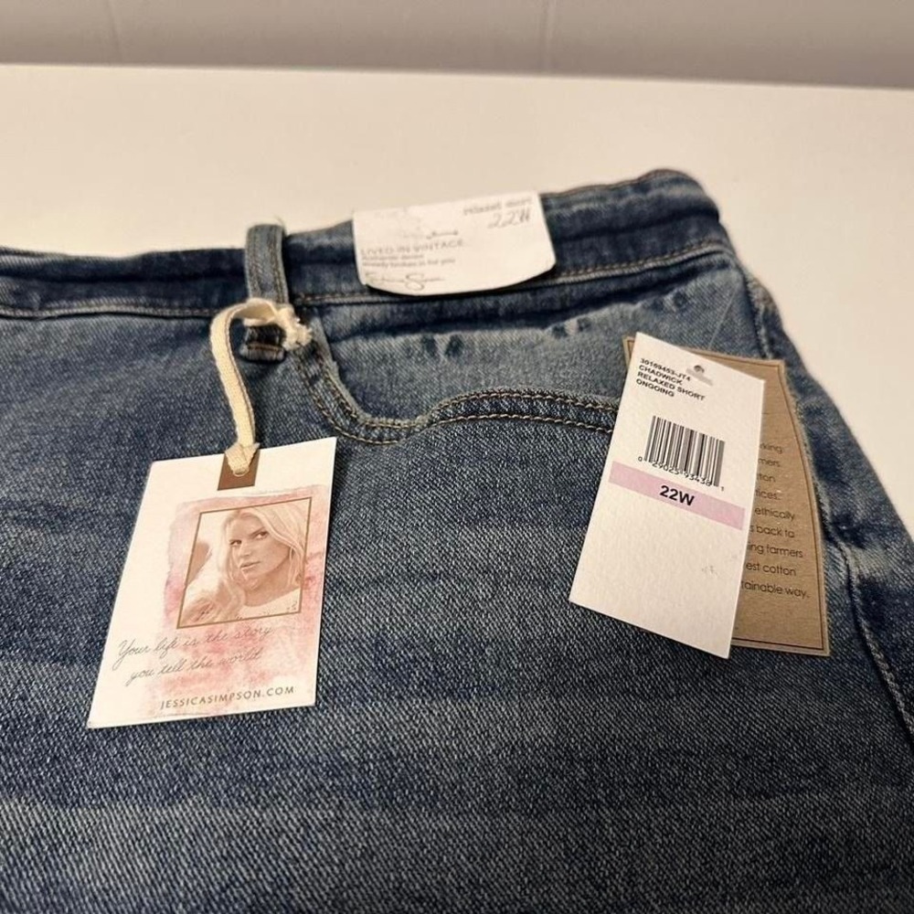 Jessica Simpson Relaxed Jean Shorts Womens 22w Lived in Vintage NWT button fly - Picture 3 of 5